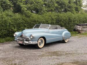 Image 5/8 of Buick Roadmaster (1947)