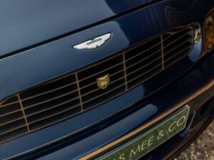 Imagen 10/50 de Aston Martin V8 Vantage Volante (2000)