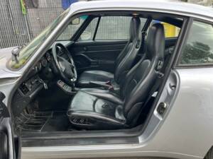Bild 8/8 von Porsche 911 Carrera 2 (1994)