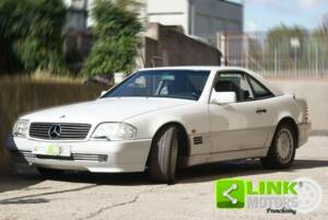 Image 2/50 of Mercedes-Benz 300 SL-24 (1989)
