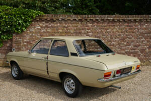Image 2/50 de Opel Ascona 1,2 S (1975)