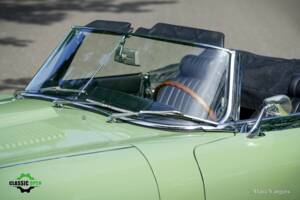 Image 29/60 de Jaguar E-Type (1969)