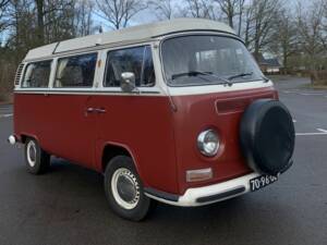 Bild 3/7 von Volkswagen T2a minibus L (1972)