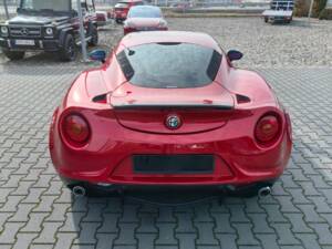 Image 2/5 of Alfa Romeo 4C (2015)