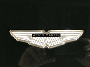 Immagine 14/32 di Aston Martin V8 Volante (1982)