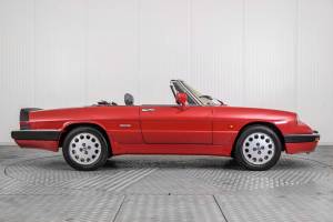 Image 16/50 of Alfa Romeo 2.0 Spider QV (1988)