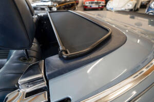 Image 27/33 de Mercedes-Benz 500 SL (1985)