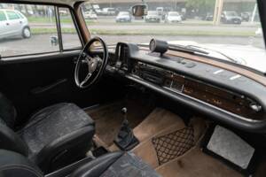 Imagen 28/50 de Mercedes-Benz 220 S (1967)