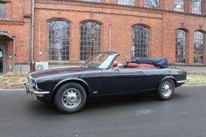 Bild 2/27 von Daimler Double Six Avon-Stevens (1978)