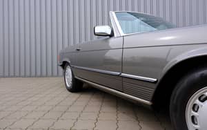 Image 25/96 of Mercedes-Benz 560 SL (1987)