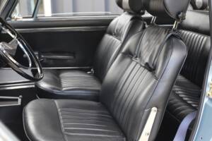 Image 19/56 of Peugeot 404 Coupé (1968)