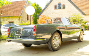 Image 22/77 of Alfa Romeo 2600 Spider (1963)