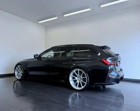 Image 9/34 of BMW M3 Competition Touring xDrive (2025)