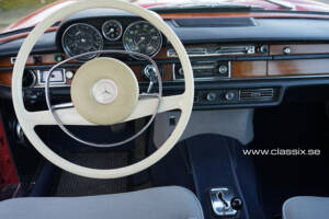 Image 17/21 of Mercedes-Benz 300 SEL 6.3 (1969)