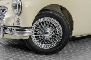Image 4/50 of MG MGA 1500 (1958)