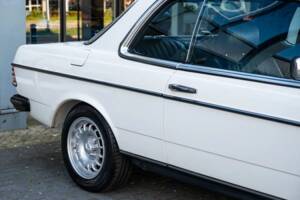 Image 39/62 of Mercedes-Benz 280 CE (1982)