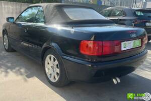 Immagine 2/10 di Audi Cabriolet 1.9 TDI (1998)