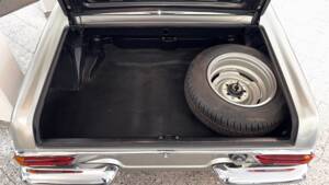Image 12/24 of Mercedes-Benz 280 SL (1968)