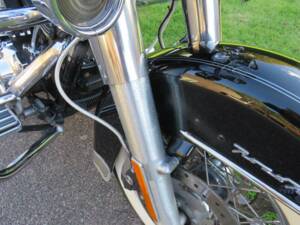 Image 33/43 of Harley-Davidson FLHR Road King (2009)