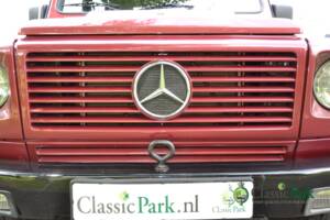 Image 42/49 de Mercedes-Benz 230 GE (SWB) (1993)