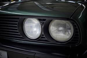 Image 44/90 of BMW 325i (1987)