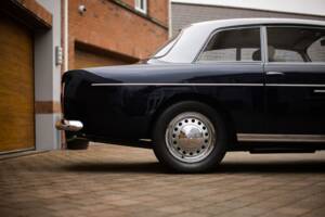 Image 34/50 of Bristol 409 (1967)