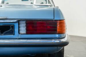 Immagine 16/41 di Mercedes-Benz 450 SLC (1972)