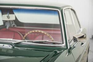 Bild 26/50 von MG MGB GT (1966)