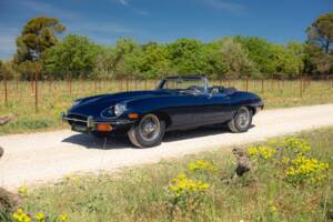 Image 3/50 de Jaguar E-Type (1969)