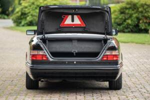 Image 23/83 de Mercedes-Benz E 220 (1996)
