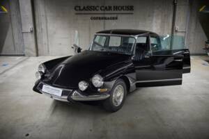 Image 24/97 of Citroën DS 20 Chapron (1972)