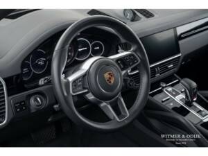 Bild 8/43 von Porsche Cayenne Coupé E-Hybrid (2020)