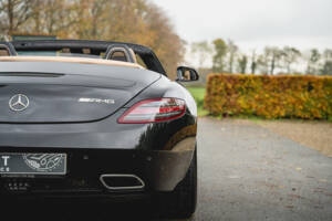 Image 77/100 de Mercedes-Benz SLS AMG Roadster (2011)