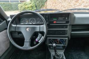 Image 40/50 of Alfa Romeo 75 2.0 Twin Spark (1988)
