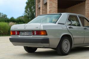 Image 12/50 of Mercedes-Benz 190 E 1.8 (1991)