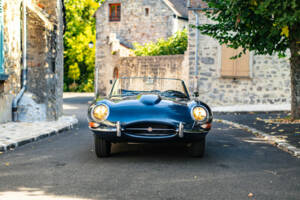 Image 2/15 de Jaguar E-Type 3.8 Flat Floor (1962)