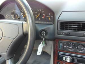 Image 53/96 of Mercedes-Benz 300 SL (1992)