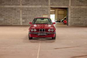 Image 21/45 of BMW 320i (1990)