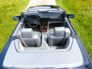 Mercedes-Benz 500 SL Roadster (R 129) dunkelblau 1990