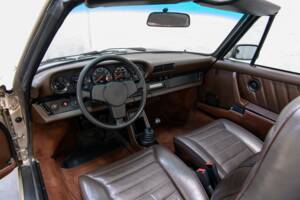 Image 9/36 of Porsche 911 Carrera 3.2 (1984)
