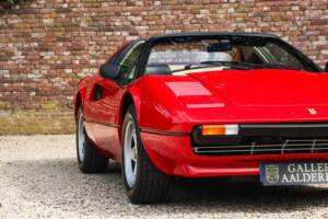 Image 31/50 de Ferrari 308 GTSi (1981)