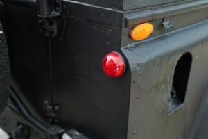 Bild 26/50 von Land Rover 90 (1985)