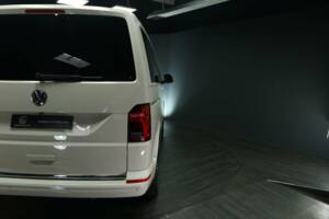 Image 34/50 of Volkswagen T6 Multivan 2.0 TDI (2020)