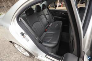 Image 15/72 of Mercedes-Benz E 55 AMG (2002)