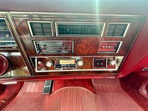 Bild 16/20 von Oldsmobile Delta 88 Royale (1978)