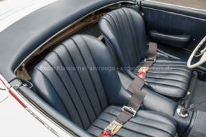 Image 29/38 de Mercedes-Benz 300 SL Roadster (1961)