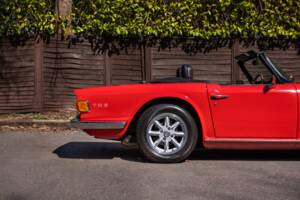 Immagine 15/41 di Triumph TR 6 PI (1972)