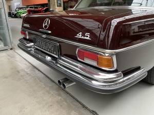 Image 14/50 of Mercedes-Benz 280 SE 4,5 (1972)