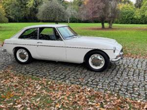 Bild 11/30 von MG MGC GT (1969)
