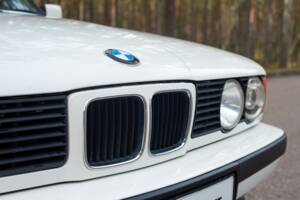 Image 29/55 of BMW 525ix (1993)